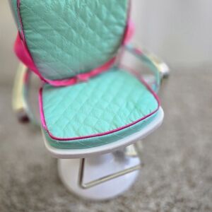 Kids Turquoise and Pink Bath Chair